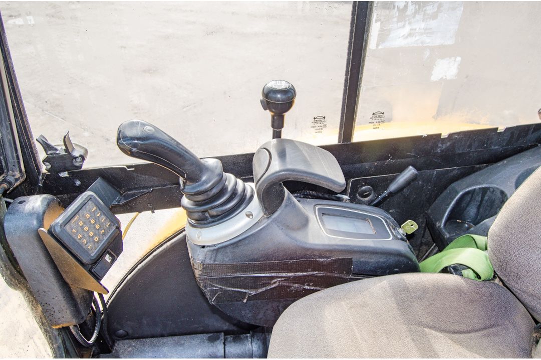 JCB 8030 3 tonne rubber tracked excavator Year: 2017 S/N: 2432698 Recorded Hours: 3232 blade, - Image 21 of 24