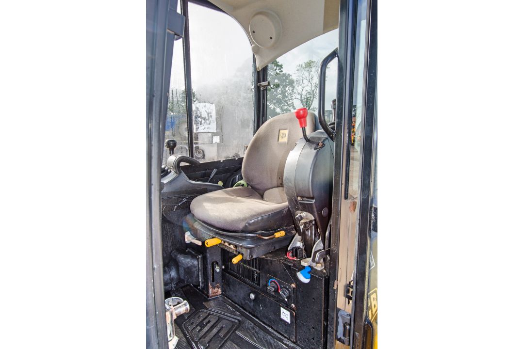 JCB 8030 3 tonne rubber tracked excavator Year: 2017 S/N: 2432698 Recorded Hours: 3232 blade, - Image 19 of 24