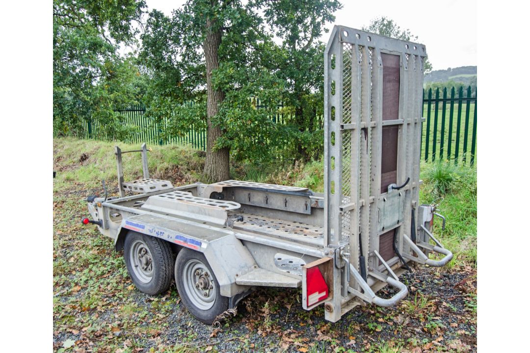 Indespension 8ft x 4 ft tandem axle plant trailer c/w Digadoc excavator docking system S/N: 127622 - Image 4 of 7