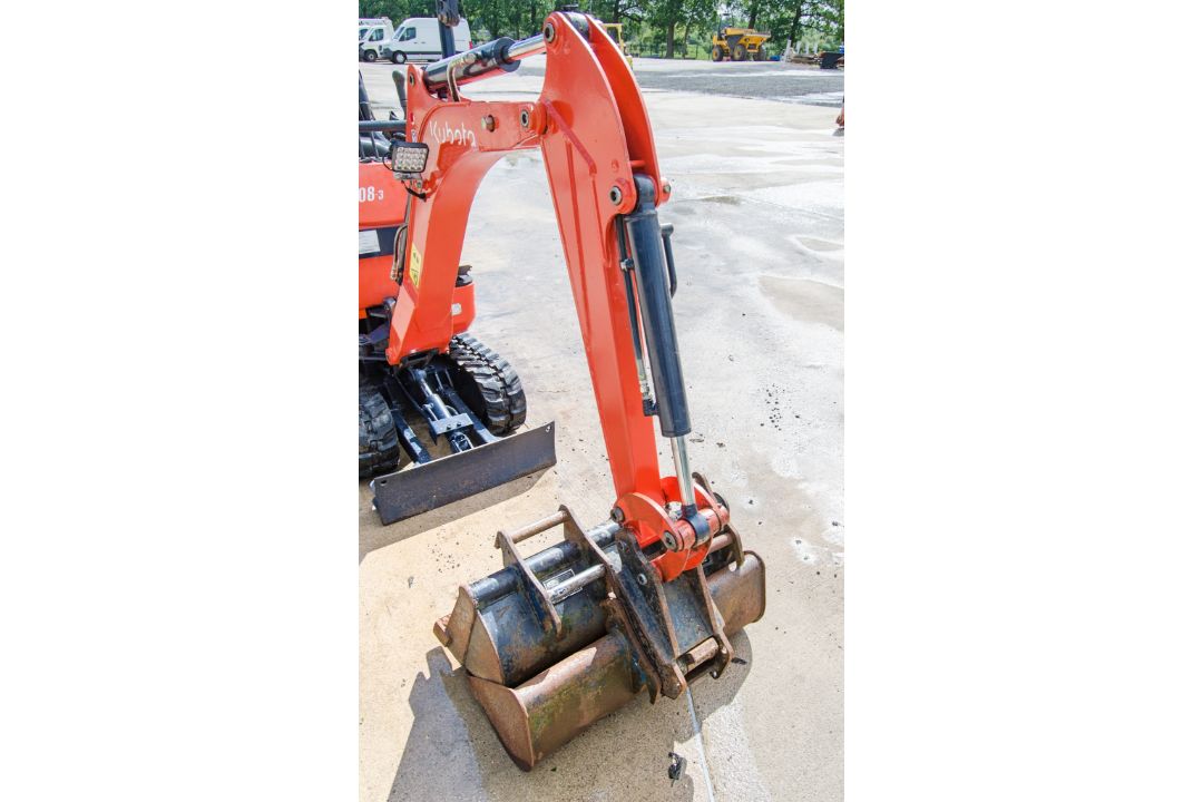 Kubota K008-3 0.8 tonne rubber tracked micro excavator Year: 2017 S/N: 29257 Recorded Hours: 1062 - Image 15 of 26