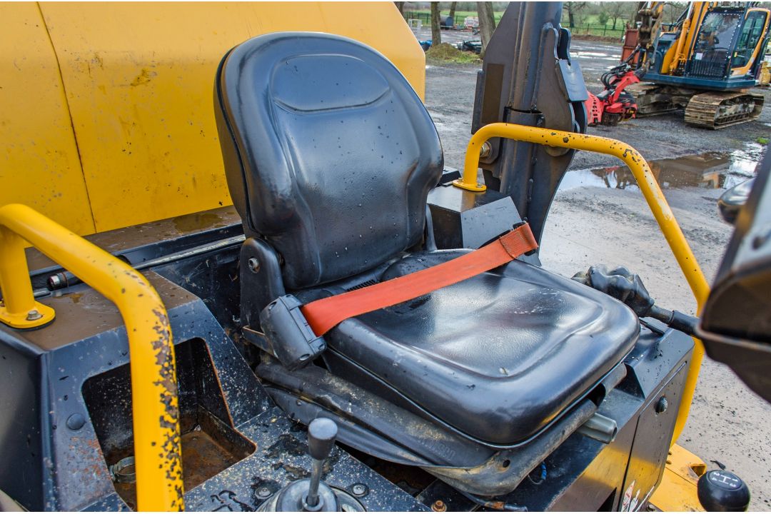 JCB 9 tonne straight skip dumper Year of manufacture: 2018 S/N: 2780314 Recorded Hours: 2000 c/w V5C - Image 16 of 24