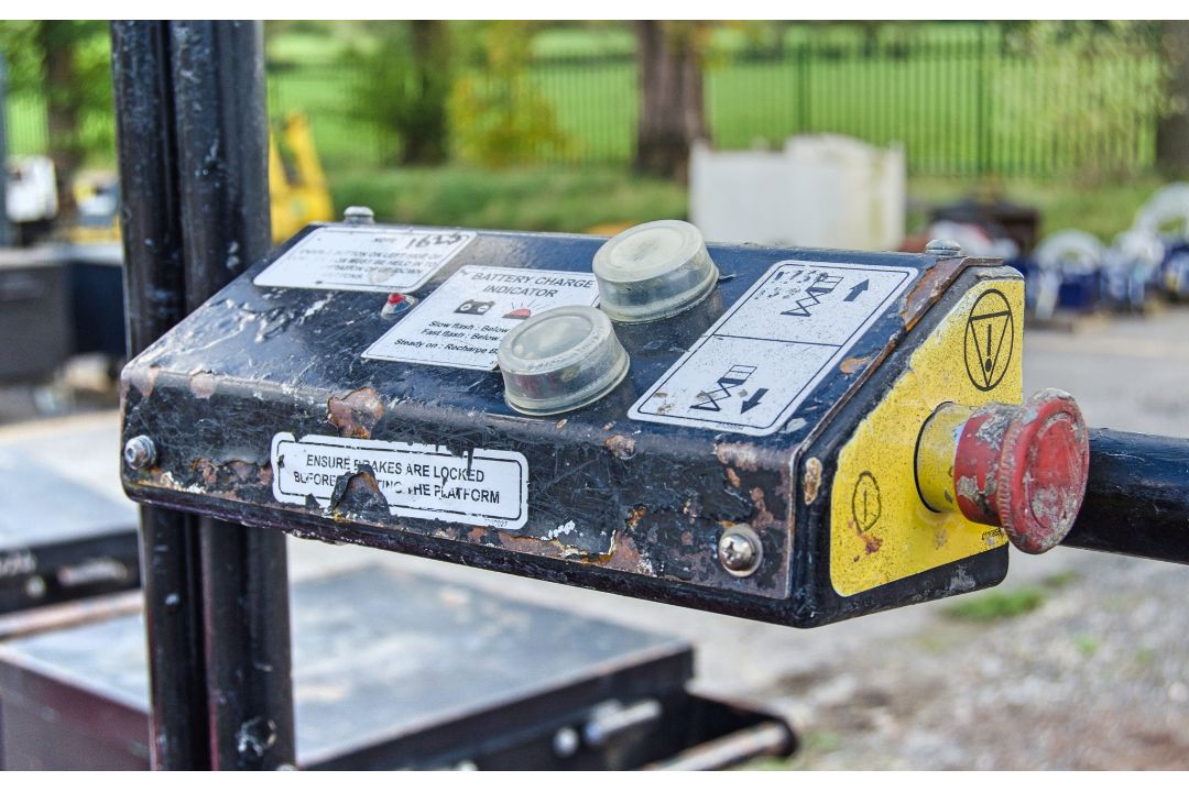 Pop Up Pro 10 iQ battery electric push around access platform A838119 - Image 4 of 4