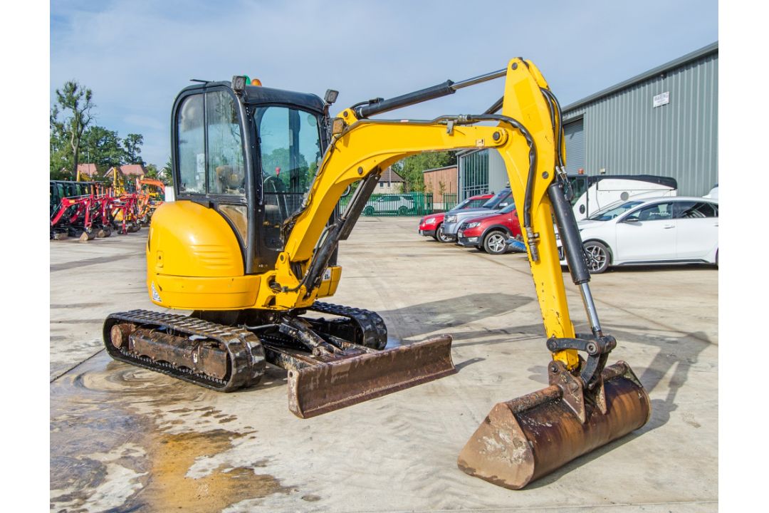 JCB 8030 3 tonne rubber tracked excavator Year: 2017 S/N: 2432698 Recorded Hours: 3232 blade, - Image 2 of 24