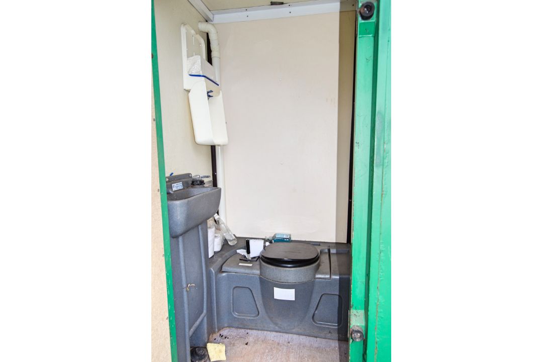 12ft x 8ft steel anti-vandal mobile welfare site unit Comprising of: canteen area, toilet & - Image 9 of 11