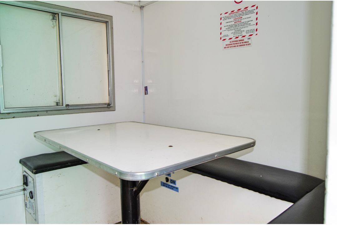 12ft x 8ft steel anti-vandal mobile welfare site unit Comprising of: canteen area, toilet & - Image 7 of 11