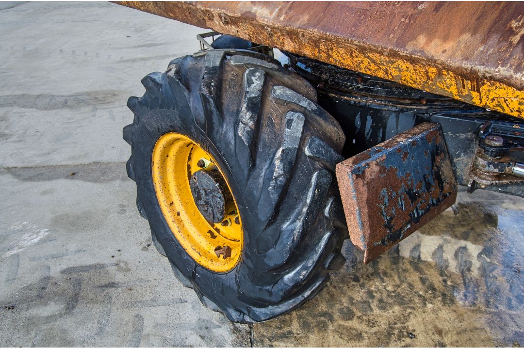 JCB 6 tonne swivel skip dumper Year: 2016 S/N: E66RL9848 Recorded Hours: 1724 c/w V5C registration - Image 13 of 24