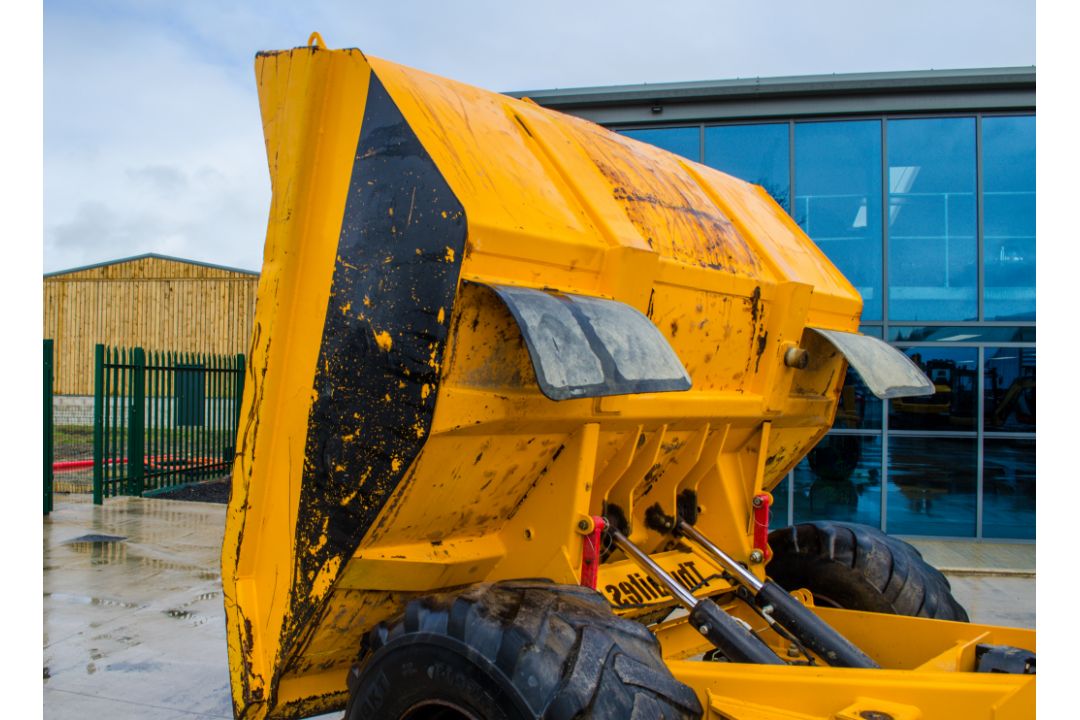 Thwaites 9 tonne straight skip dumper  Year: 2018 S/N: 806E3954 Recorded Hours: 2039 c/w V5C - Image 15 of 19