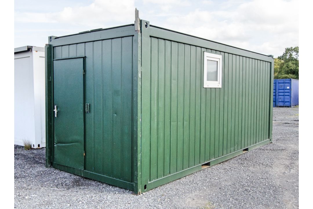 20ft x 8ft steel toilet site unit Comprising of: 2 - showers, 2 - cubicles, 2 - urinals, 5 sinks & - Image 1 of 12