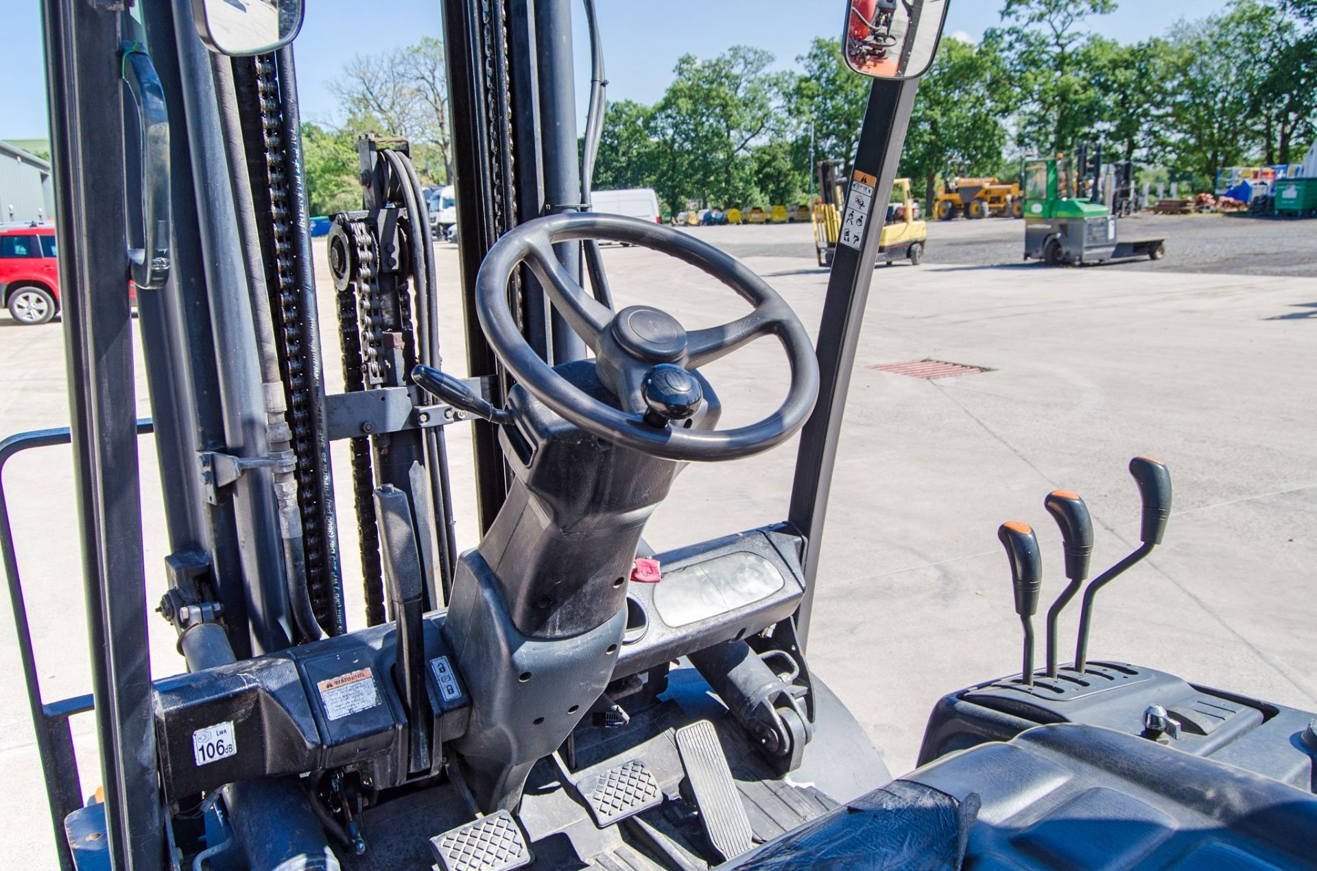 Doosan G35C-5 3.5 tonne gas powered fork lift truck Year: 2007 S/N: 00136 Recorded Hours: 12,404 - Image 19 of 23