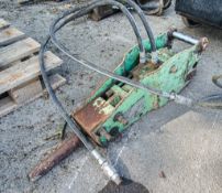 Hydraulic breaker Pin diameter: 35mm Pin centres: 160mm Pin width: 150mm ** No VAT on hammer price