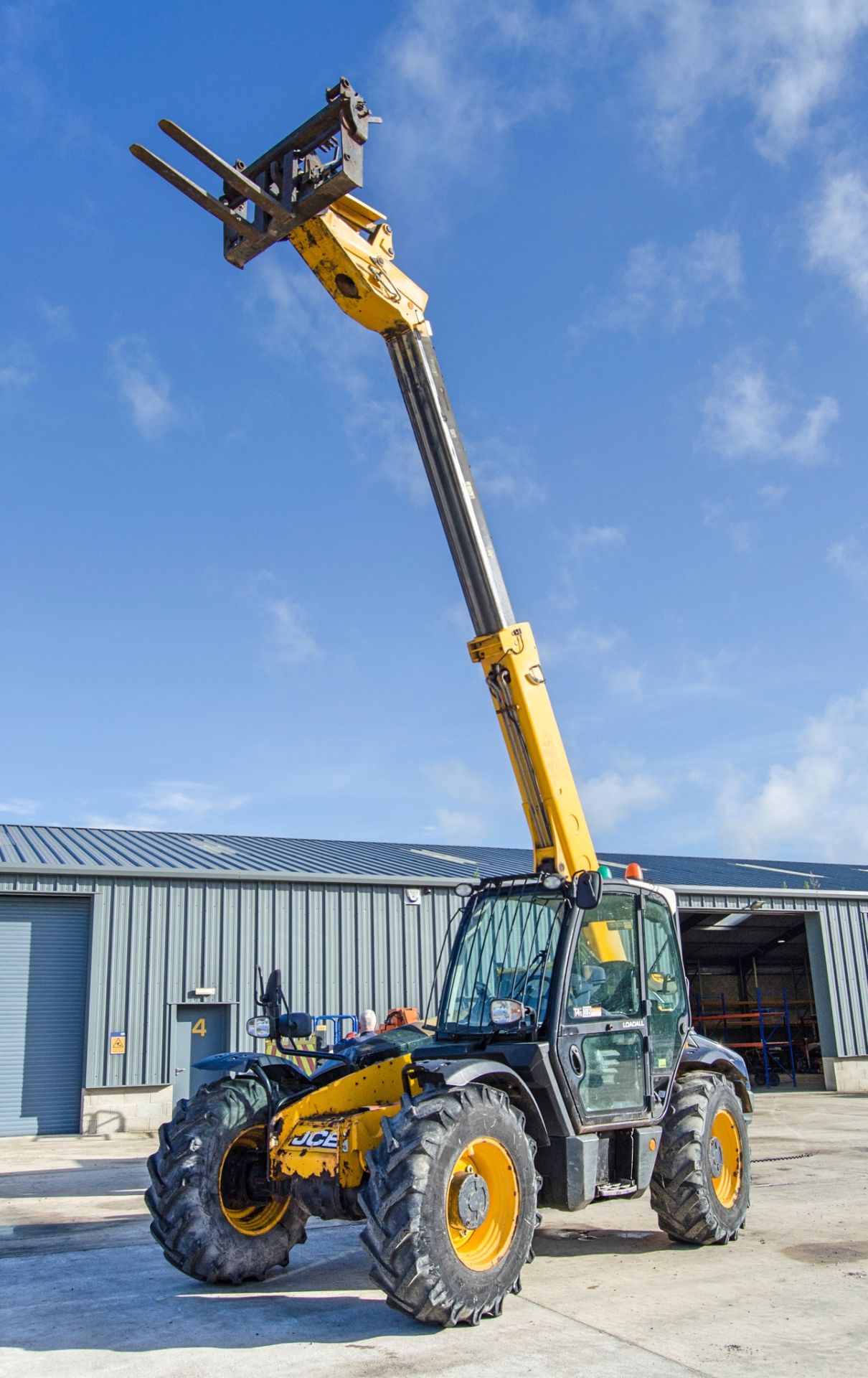 JCB 531-70 T4 IIIB 7 metre telescopic handler Year: 2015 S/N: 2348117 Recorded Hours: 2373 c/w - Image 9 of 25