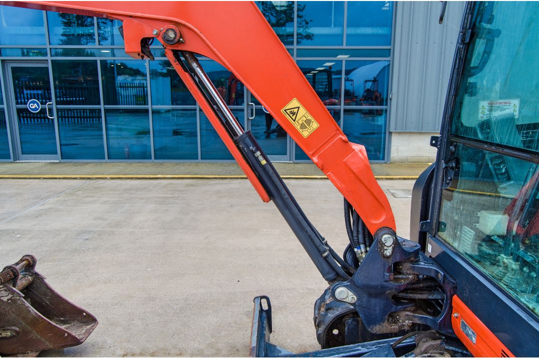 Kubota KX027-4 2.7 tonne rubber tracked excavator Year: 2017 S/N: 50427 Recorded Hours: 1609 - Image 17 of 26