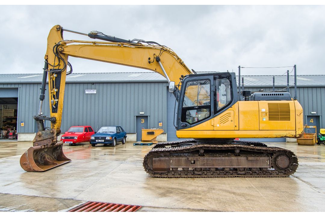 Liugong CLG922 22 tonne steel tracked excavator Year: 2018 S/N: E050361 Recorded Hours: 4805 - Image 8 of 29