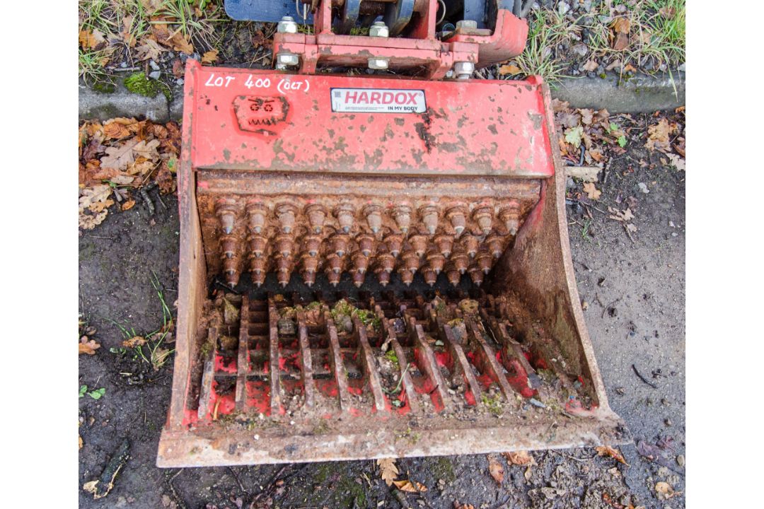 BAV CB" 2ft hydraulic crusher bucket Pin diameter: 30mm Pin centres: 140mm Pin width: 110mm c/w - Image 4 of 6