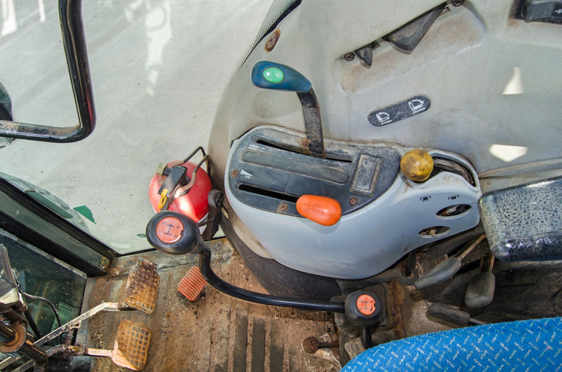New Holland T4030 4WD tractor Year: 2013 Reg No: WX13 HGP Recorded hours: 1598 c/w Quicke Q36 loader - Image 20 of 24
