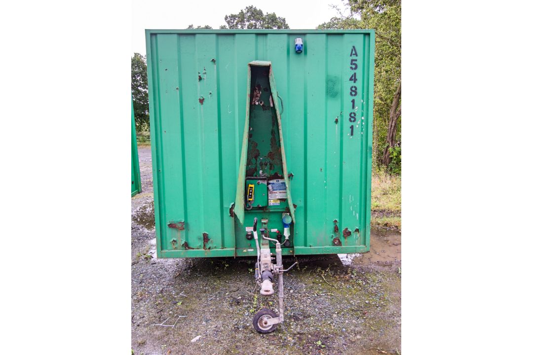 12ft x 8ft steel anti-vandal mobile welfare site unit Comprising of: canteen area, toilet & - Image 5 of 11