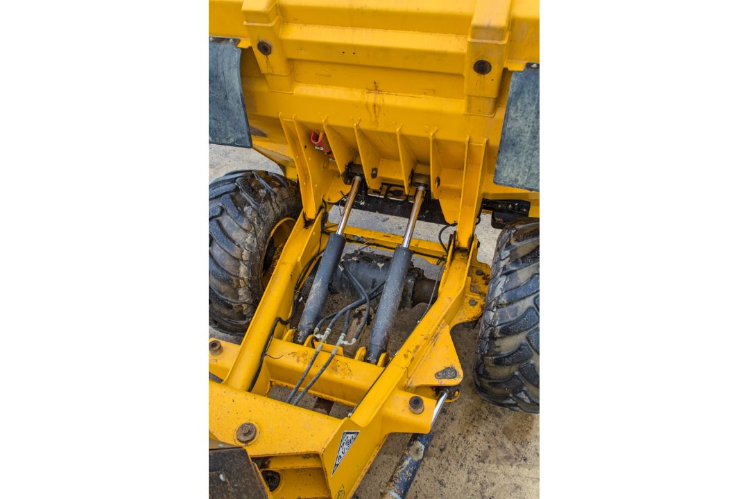 JCB 9 tonne straight skip dumper Year of manufacture: 2018 S/N: 2780314 Recorded Hours: 2000 c/w V5C - Image 19 of 24