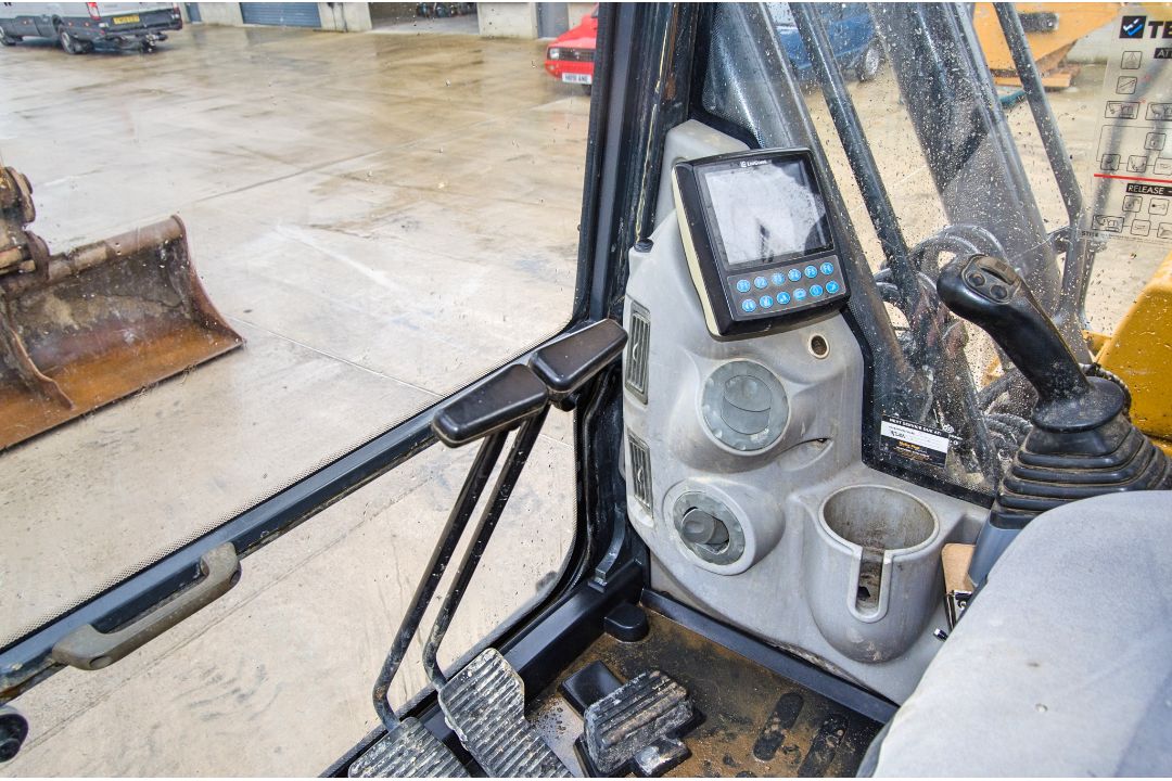 Liugong CLG922 22 tonne steel tracked excavator Year: 2018 S/N: E050361 Recorded Hours: 4805 - Image 25 of 29