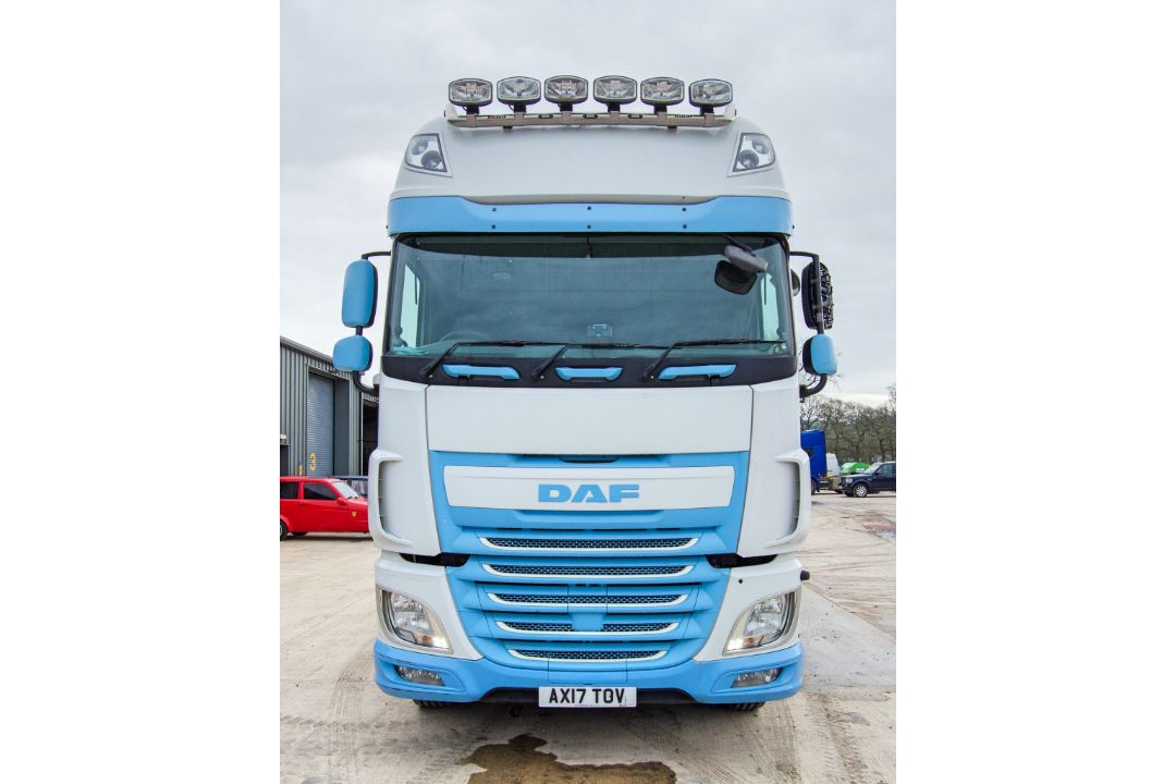DAF 460 XF Euro 6 6x2 tractor unit Registration Number: AX17 TOV Date of Registration: 17/08/2017 - Image 5 of 30