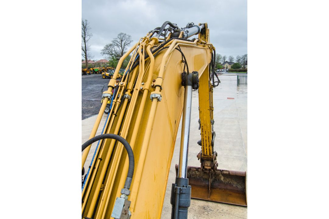 Liugong CLG922 22 tonne steel tracked excavator Year: 2018 S/N: E050361 Recorded Hours: 4805 - Image 18 of 29