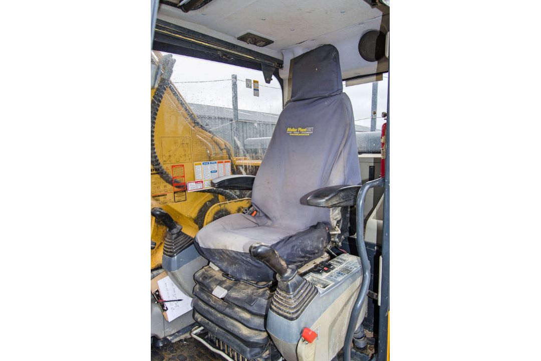 Liugong CLG922 22 tonne steel tracked excavator Year: 2018 S/N: E050361 Recorded Hours: 4805 - Image 24 of 29