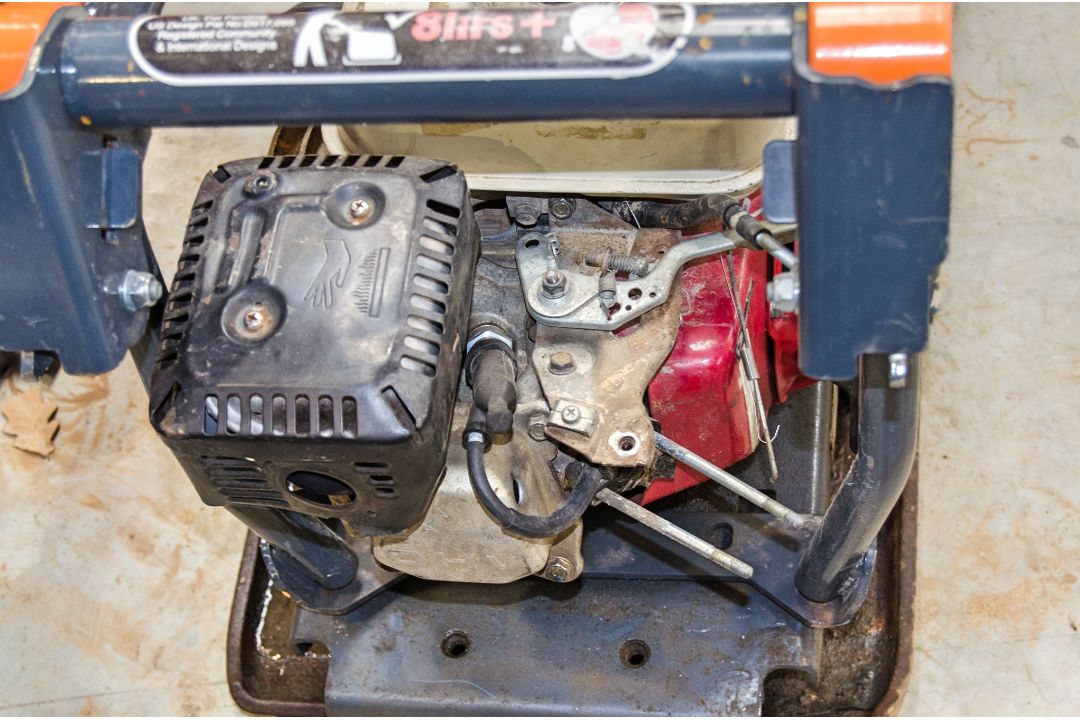 Belle FC4000E petrol driven compactor plate ** Frame detached, belt and cover missing ** 18096073 - Image 3 of 3