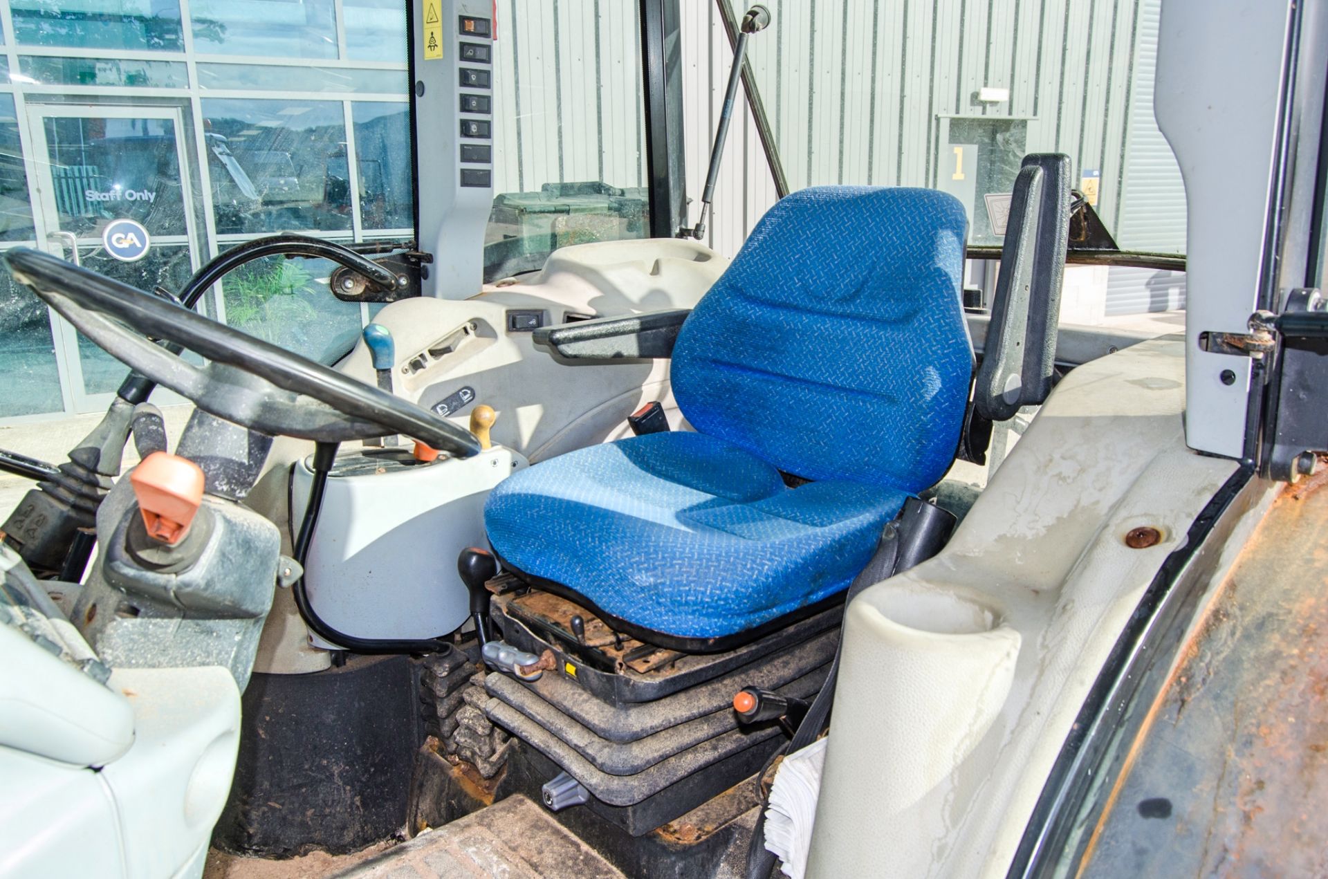 New Holland T4030 4WD tractor Year: 2013 Reg No: WX13 HGP Recorded hours: 1598 c/w Quicke Q36 loader - Image 18 of 24