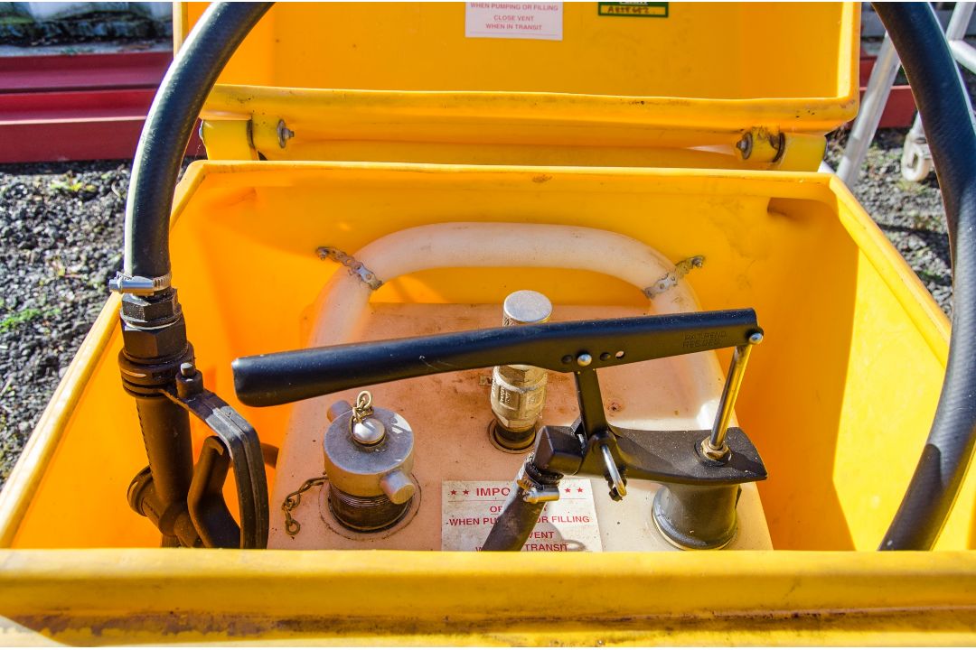 Trailer Engineering 100 litre bunded fuel bowser c/w manual pump, delivery hose & nozzle A858682 - Image 3 of 3