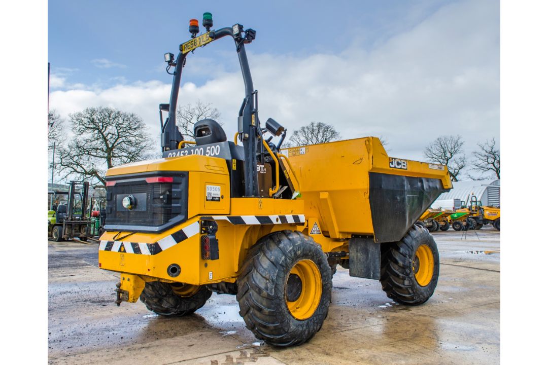 JCB 9 tonne straight skip dumper Year of manufacture: 2018 S/N: 2780314 Recorded Hours: 2000 c/w V5C - Image 3 of 24