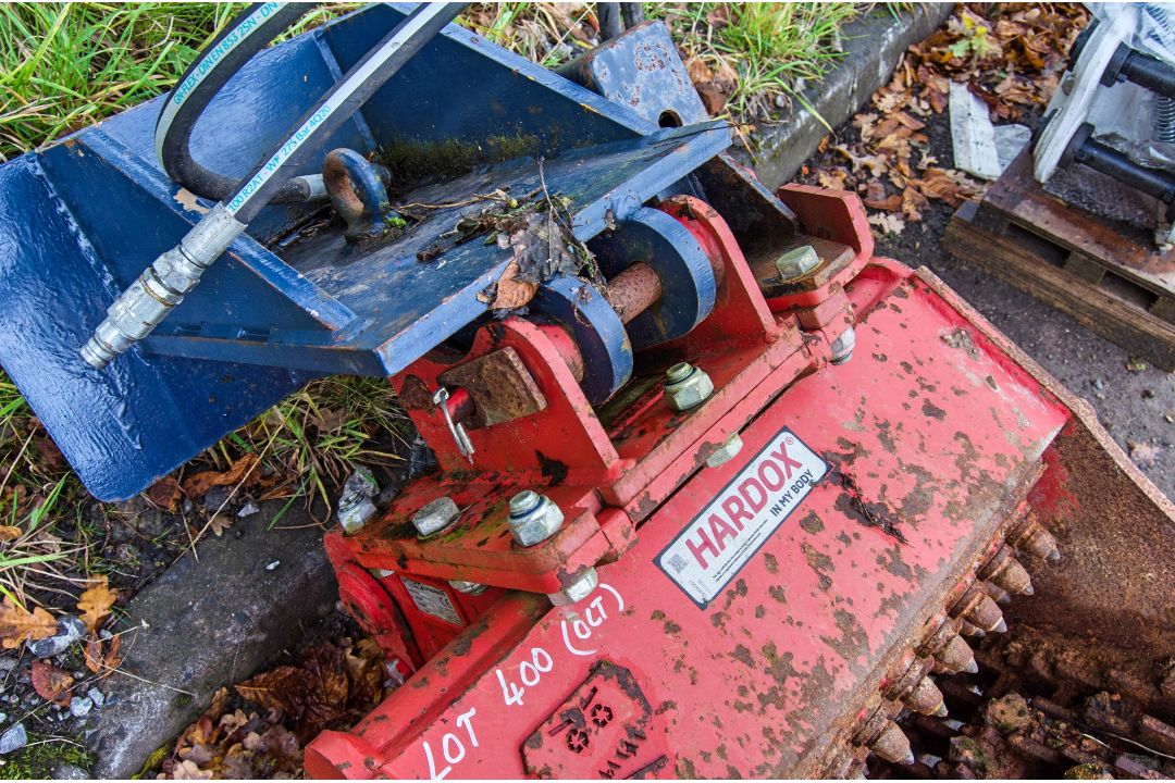 BAV CB" 2ft hydraulic crusher bucket Pin diameter: 30mm Pin centres: 140mm Pin width: 110mm c/w - Image 5 of 6