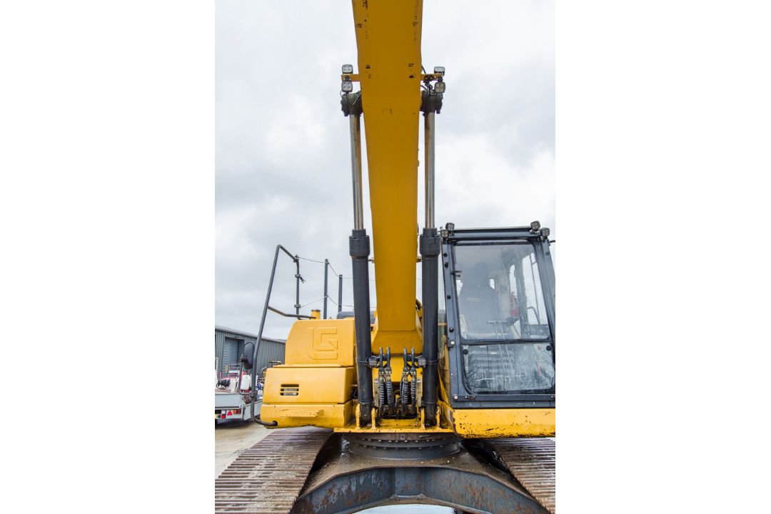 Liugong CLG922 22 tonne steel tracked excavator Year: 2018 S/N: E050361 Recorded Hours: 4805 - Image 17 of 29