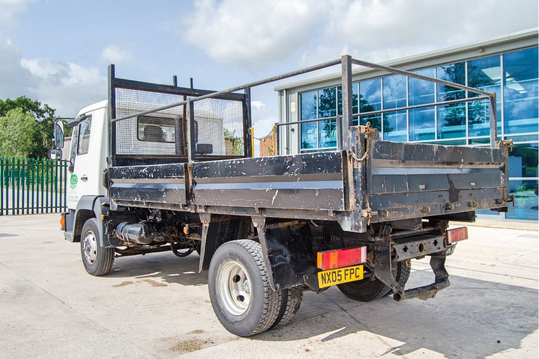 MAN 8.155 4580cc 7.5 tonne tipper lorry Registration Number: NX05 FPC Date of Registration: 01/06/ - Image 4 of 27
