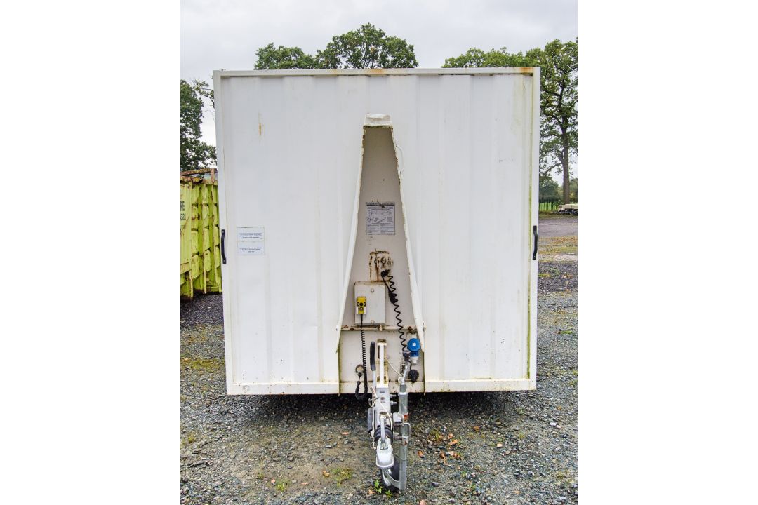 12ft x 8ft steel anti-vandal mobile welfare site unit Comprising of: canteen area, toilet & - Image 5 of 11