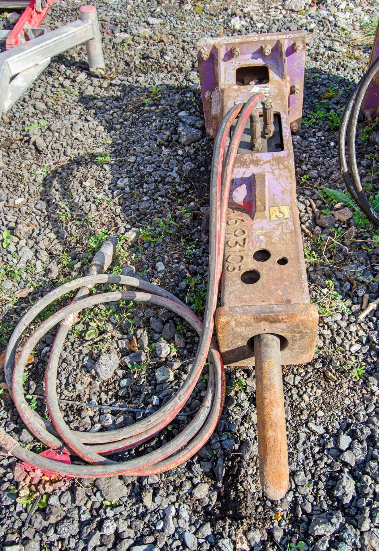 Pro Dem PRB010 hydraulic breaker Pin diameter: 25mm Pin centres: 85mm Pin width: 100mm A693103 - Image 4 of 4