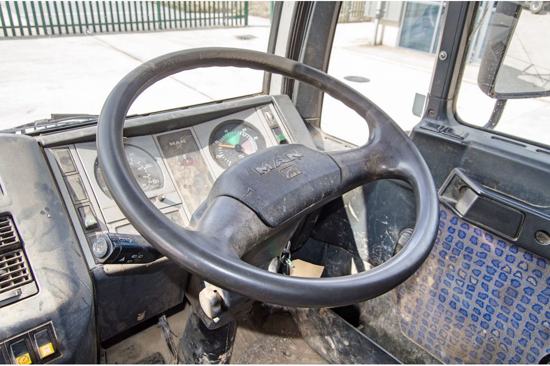 MAN 8.155 4580cc 7.5 tonne tipper lorry Registration Number: NX05 FPC Date of Registration: 01/06/ - Image 23 of 27