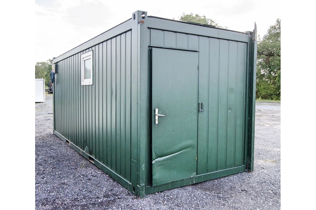 20ft x 8ft steel toilet site unit Comprising of: 2 - showers, 2 - cubicles, 2 - urinals, 5 sinks & - Image 2 of 12