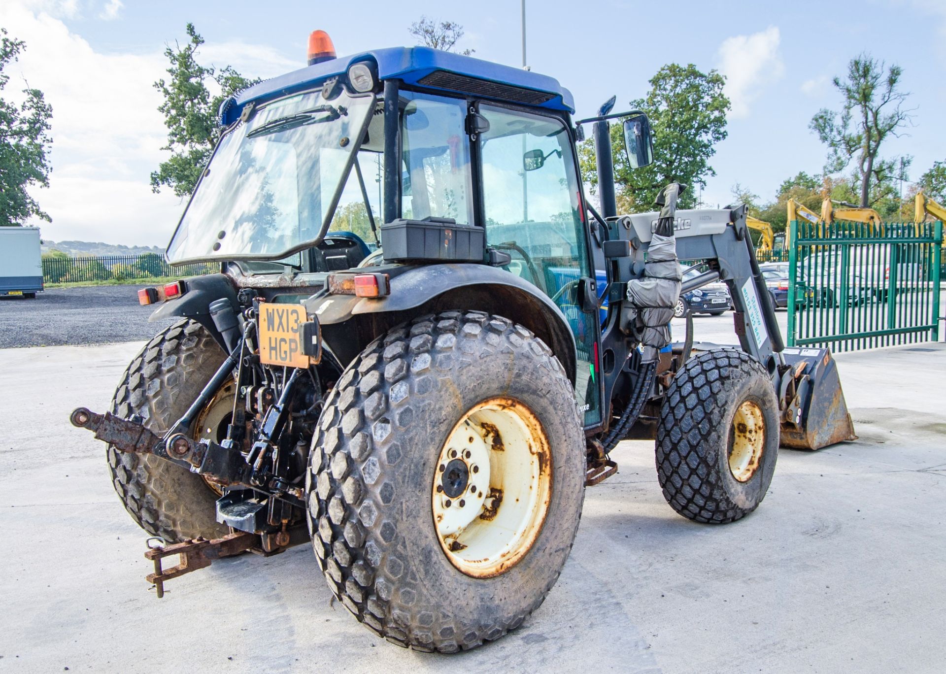 New Holland T4030 4WD tractor Year: 2013 Reg No: WX13 HGP Recorded hours: 1598 c/w Quicke Q36 loader - Image 3 of 24