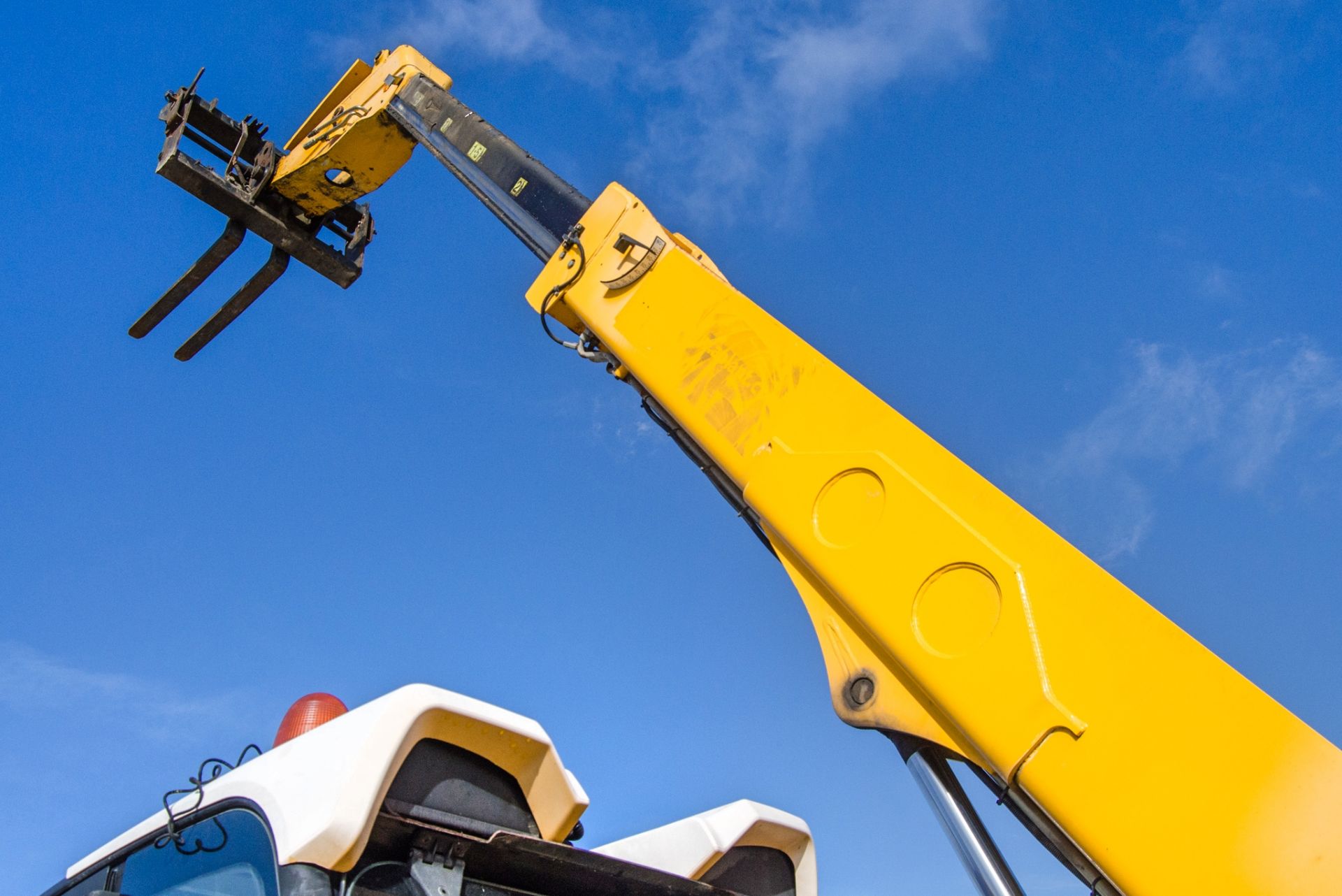 JCB 531-70 T4 IIIB 7 metre telescopic handler Year: 2015 S/N: 2348117 Recorded Hours: 2373 c/w - Image 10 of 25