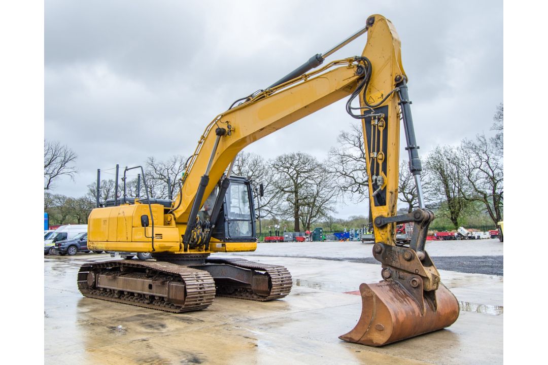 Liugong CLG922 22 tonne steel tracked excavator Year: 2018 S/N: E050361 Recorded Hours: 4805 - Image 2 of 29