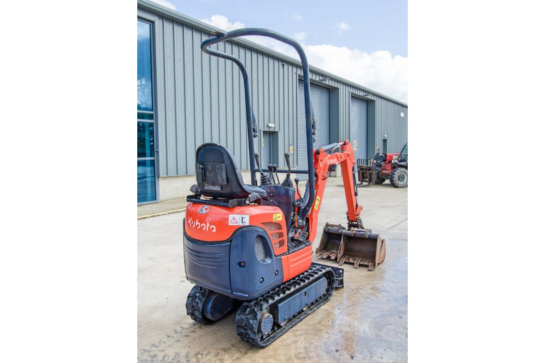 Kubota K008-3 0.8 tonne rubber tracked micro excavator Year: 2017 S/N: 29257 Recorded Hours: 1062 - Image 4 of 26