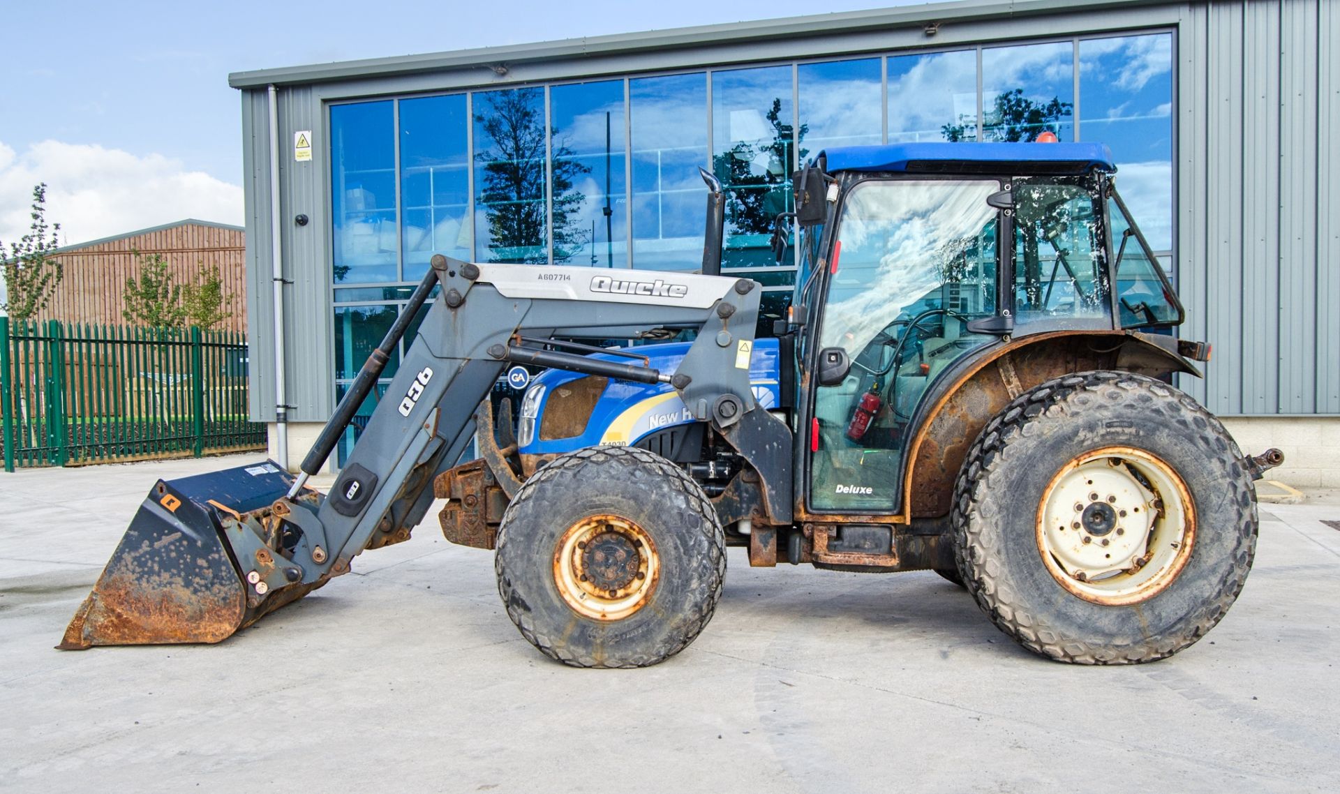 New Holland T4030 4WD tractor Year: 2013 Reg No: WX13 HGP Recorded hours: 1598 c/w Quicke Q36 loader - Image 7 of 24
