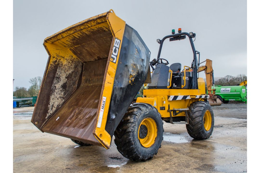 JCB 9 tonne straight skip dumper Year of manufacture: 2018 S/N: 2780314 Recorded Hours: 2000 c/w V5C - Image 9 of 24