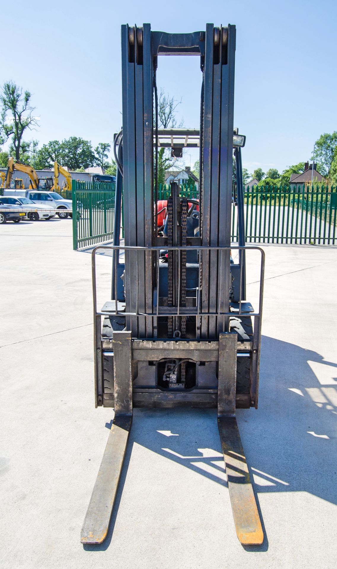 Doosan G35C-5 3.5 tonne gas powered fork lift truck Year: 2007 S/N: 00136 Recorded Hours: 12,404 - Image 5 of 23