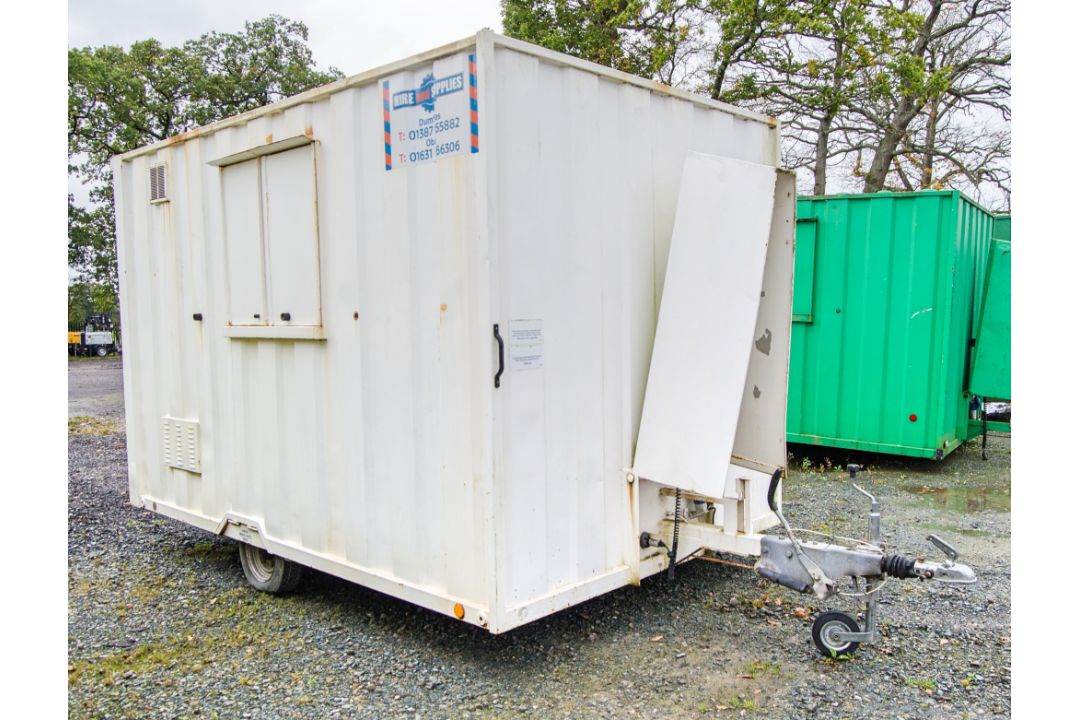 12ft x 8ft steel anti-vandal mobile welfare site unit Comprising of: canteen area, toilet & - Image 2 of 11