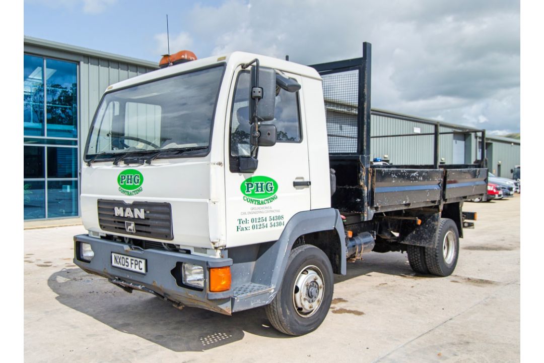 MAN 8.155 4580cc 7.5 tonne tipper lorry Registration Number: NX05 FPC Date of Registration: 01/06/ - Image 1 of 27