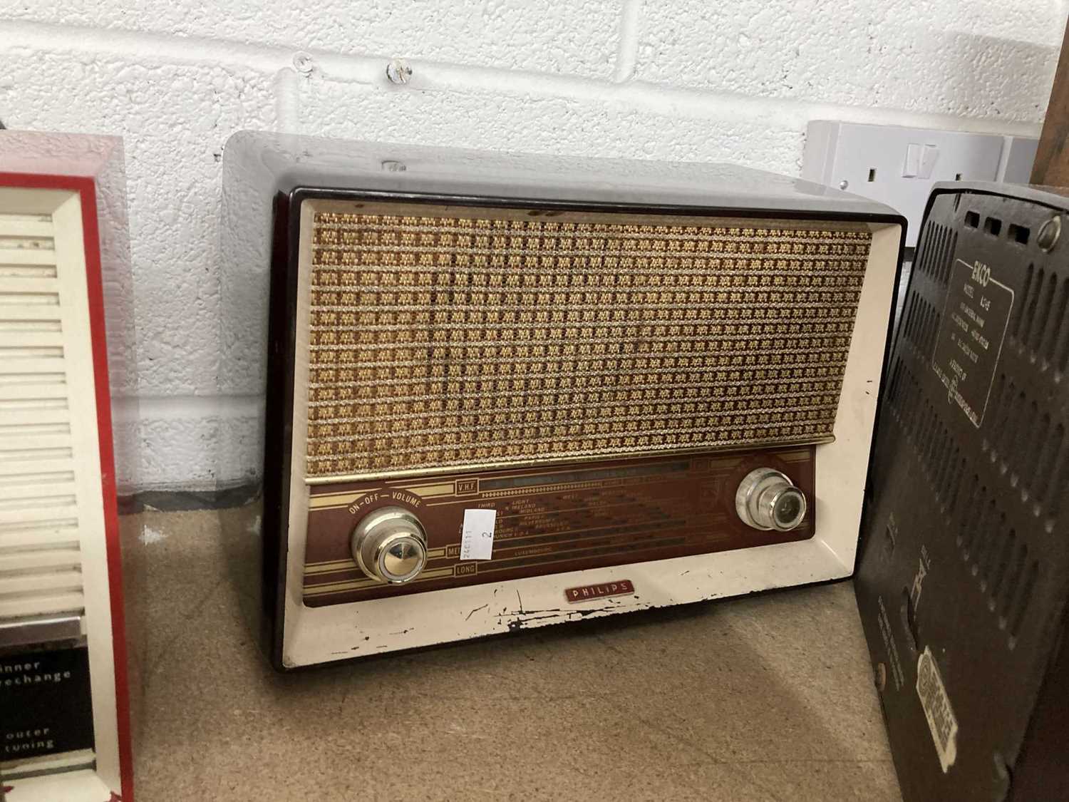 Radios: - Image 4 of 4