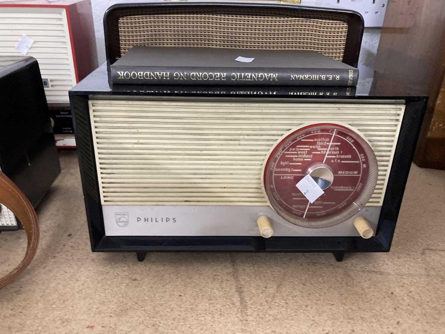 Radios: - Image 2 of 4