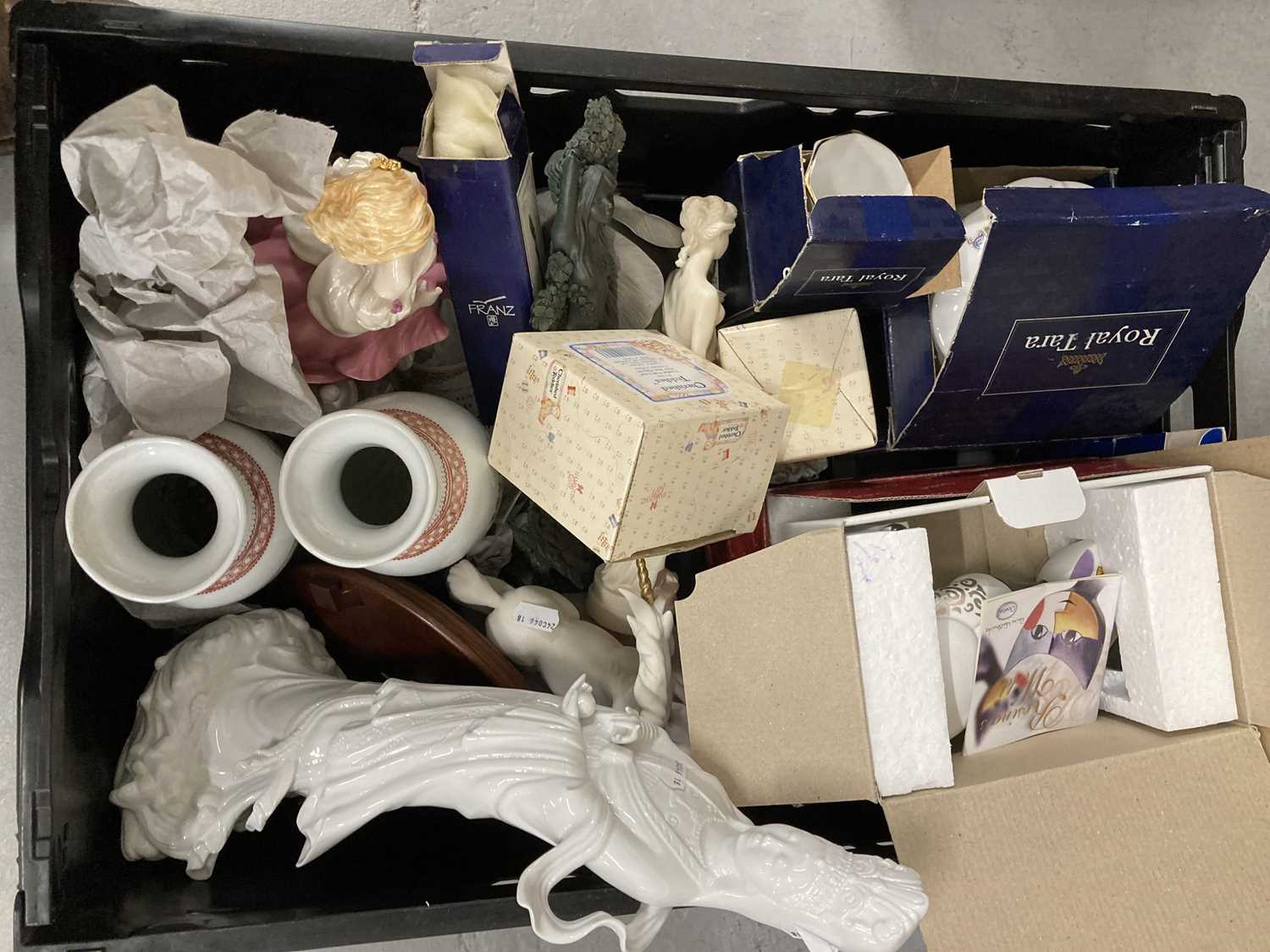 Ceramic & Resin Figures: - Image 3 of 5