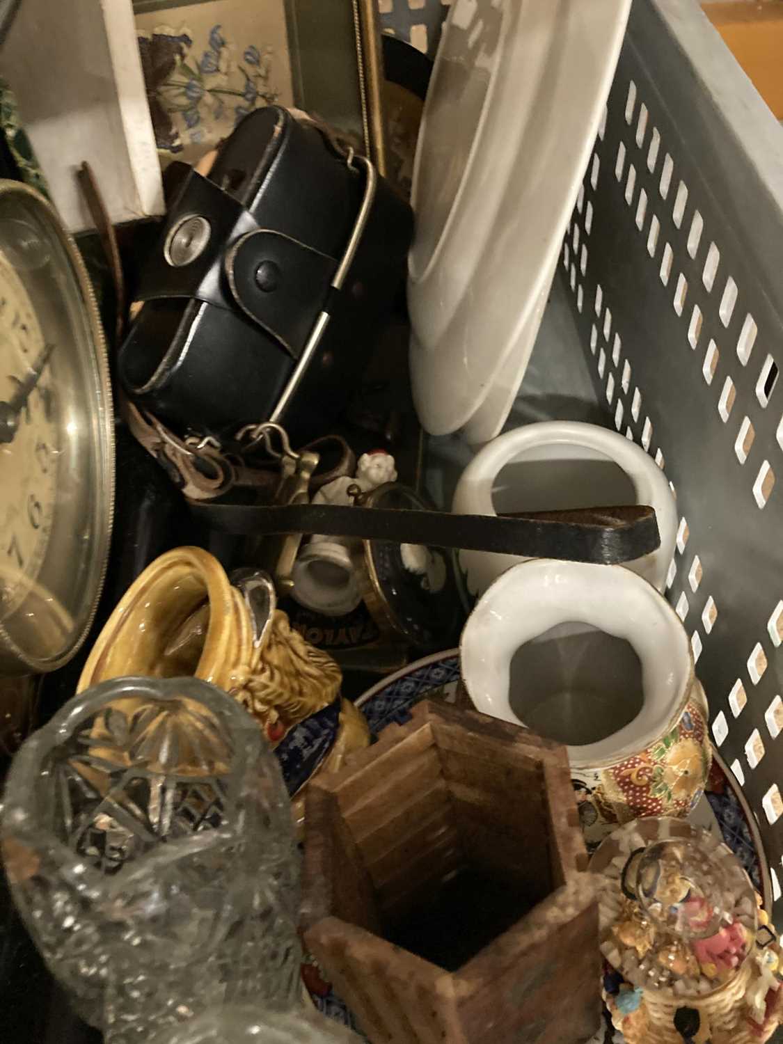 Ceramic & Resin Figures: - Image 4 of 5