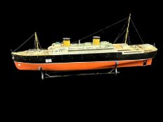 OCEAN LINER: